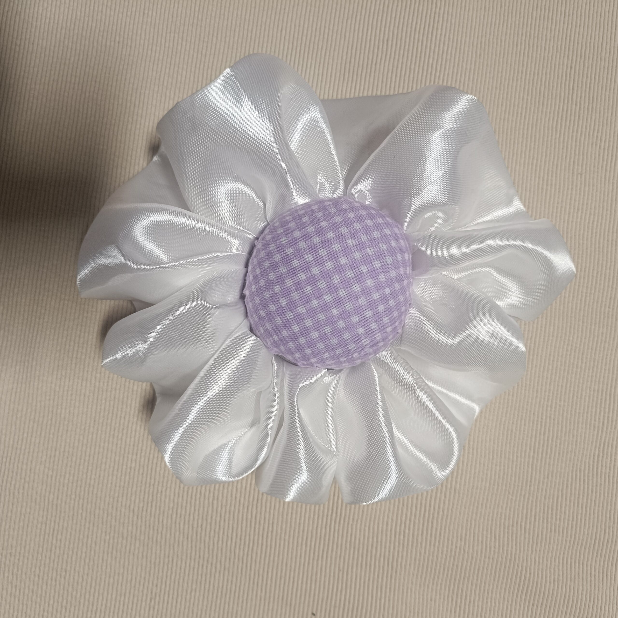 Satynowa Scrunchie L - obrazek 4
