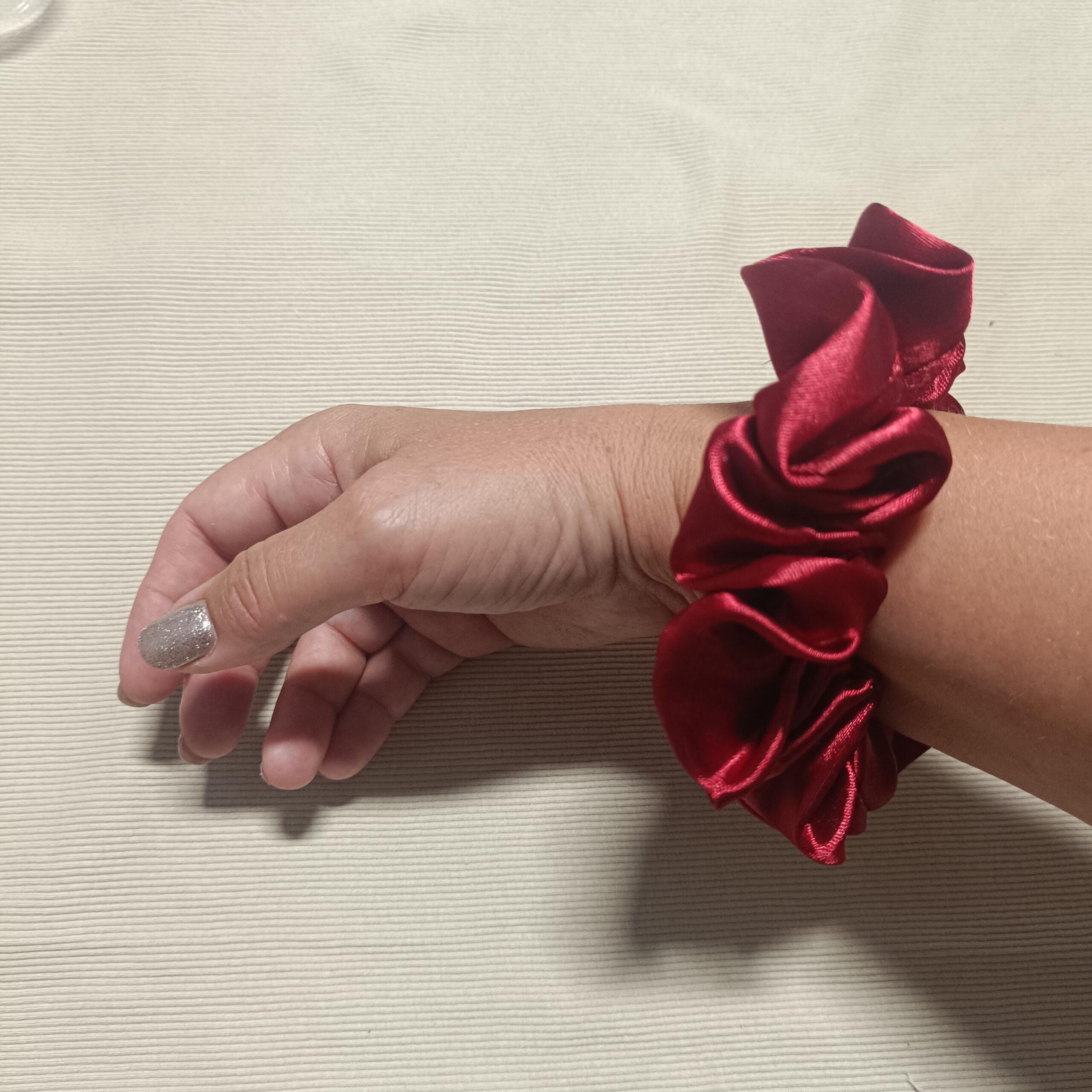 Satynowa Scrunchie M - obrazek 8