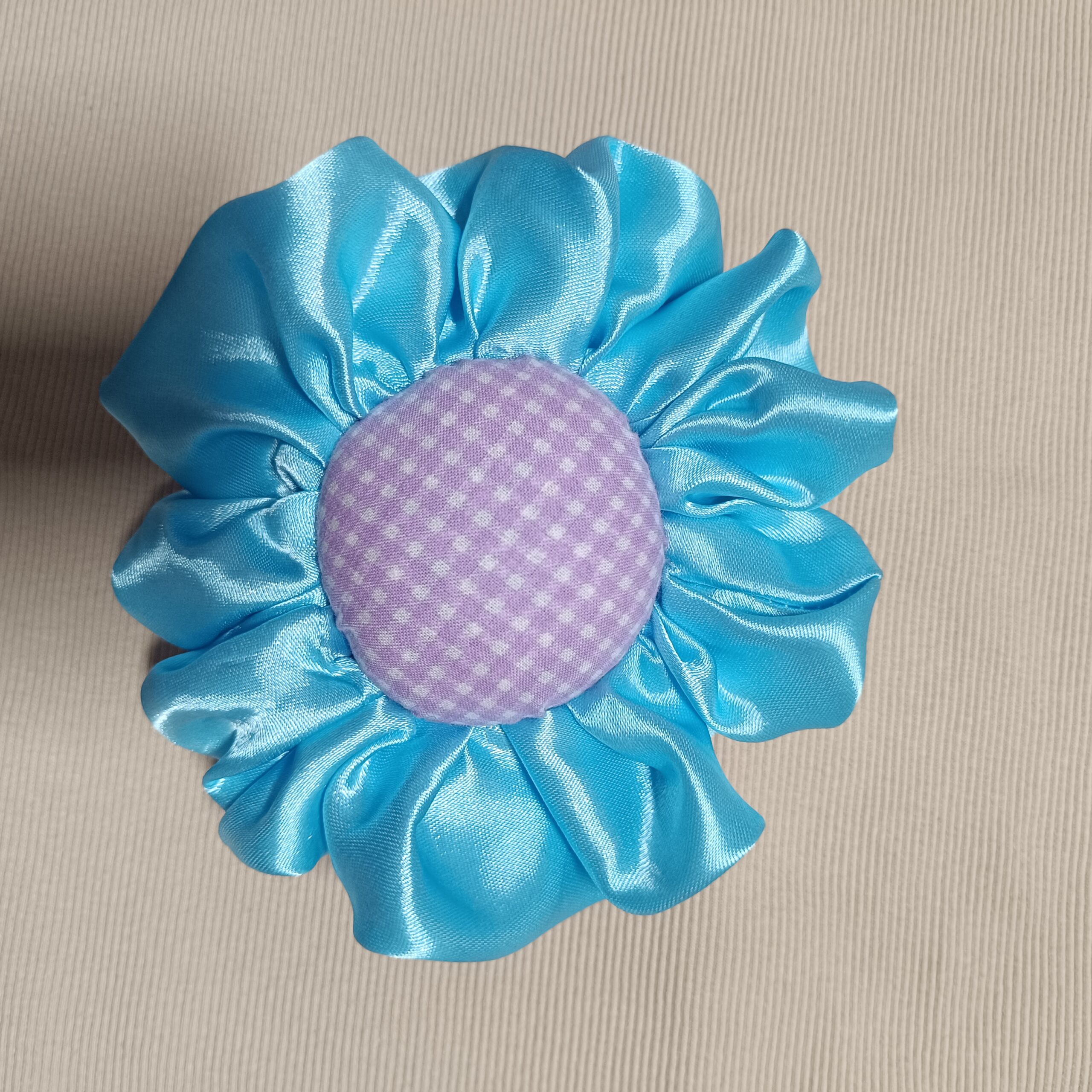 Satynowa Scrunchie M - obrazek 2